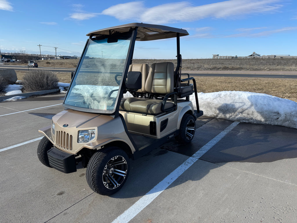 2010 Tomberlin lithium 4 Passenger Golf Cart